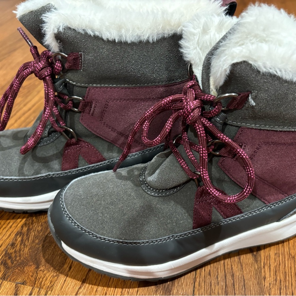 Size 4 (big girl) winter boots